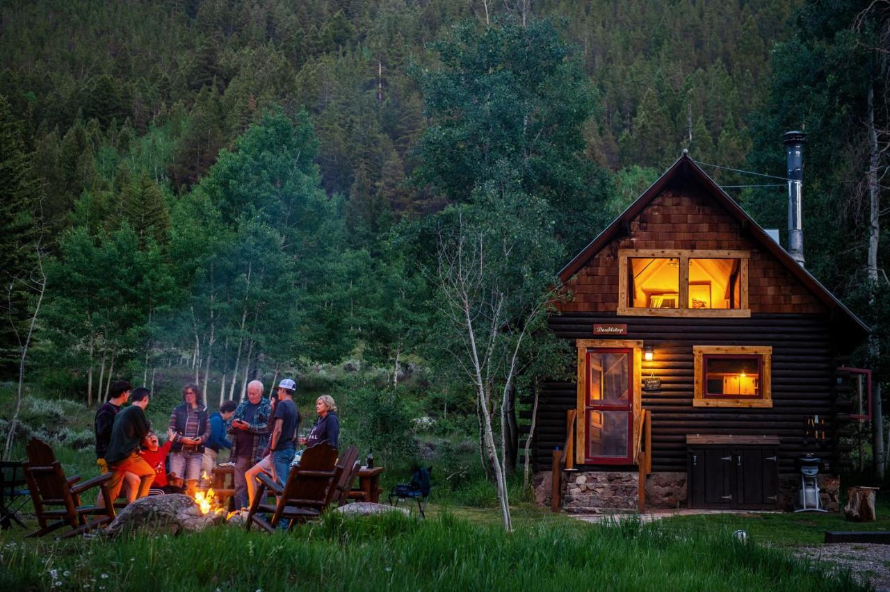 Pioneer Guest Cabins Крестед-Бьютт Экстерьер фото