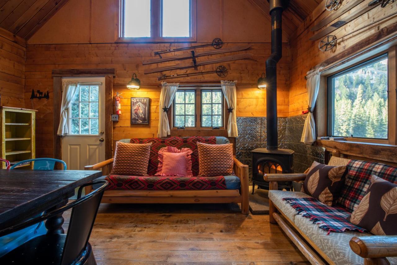 Pioneer Guest Cabins Крестед-Бьютт Экстерьер фото