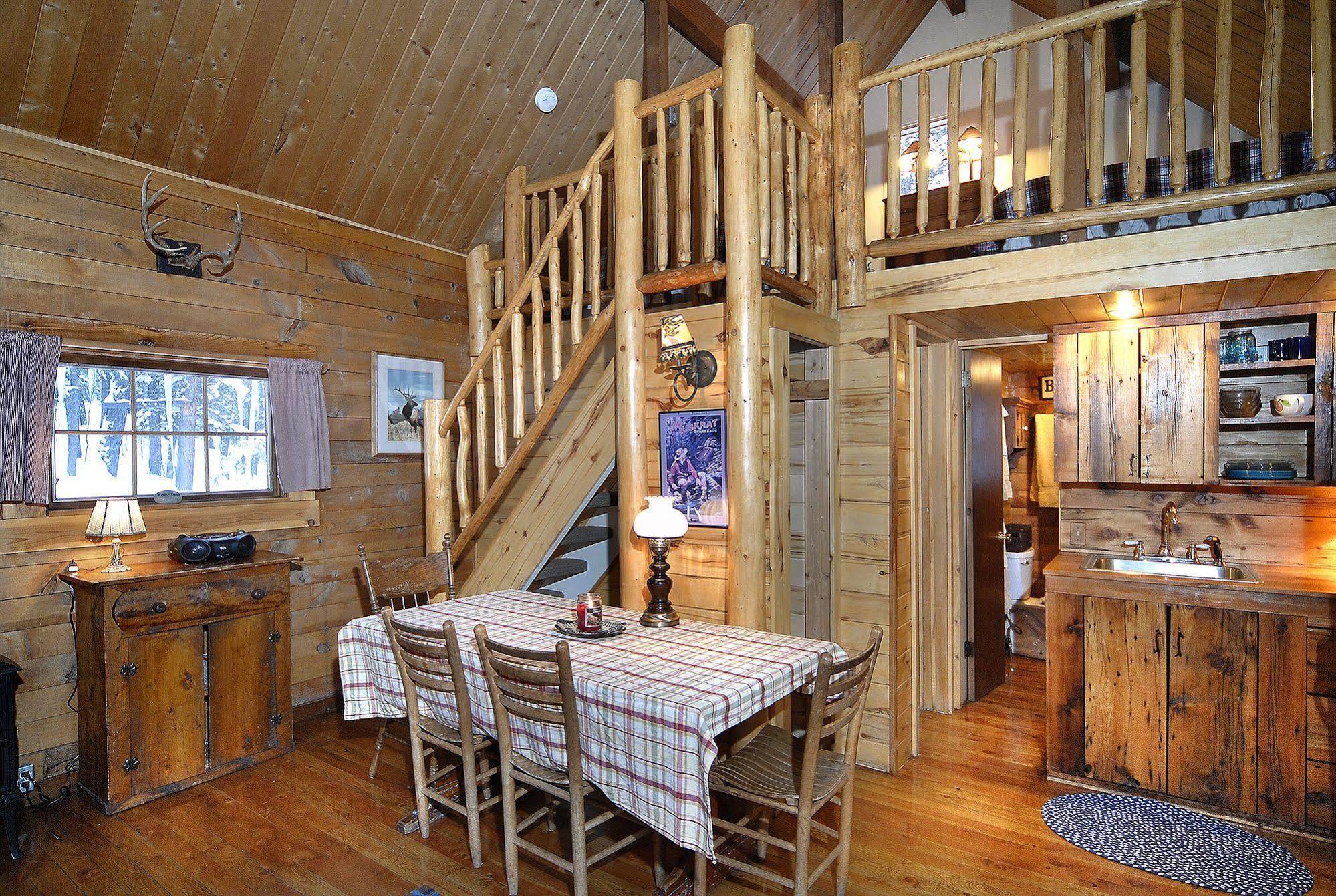 Pioneer Guest Cabins Крестед-Бьютт Экстерьер фото